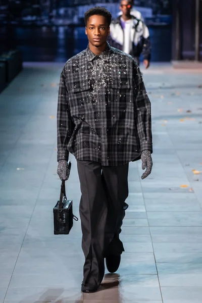 Look 29